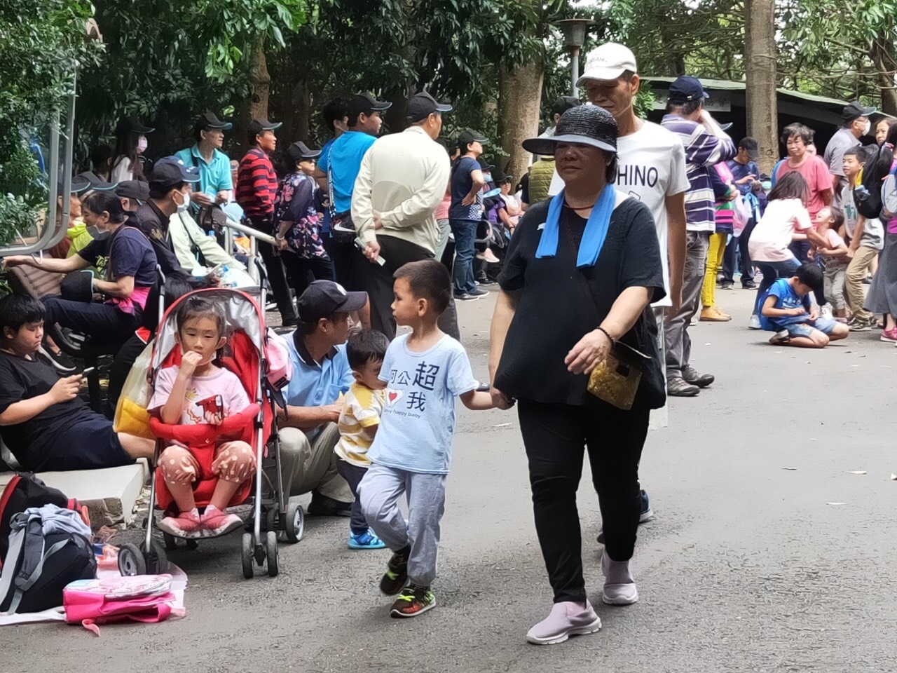 新竹市勞工親子活動熱鬧登場 十八尖山近千民眾同歡共樂